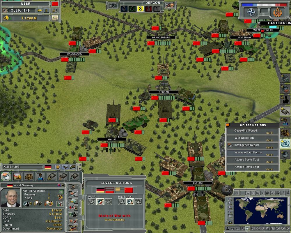 Supreme Ruler: Cold War (Windows) screenshot: Units are represented in a somewhat stylized way.