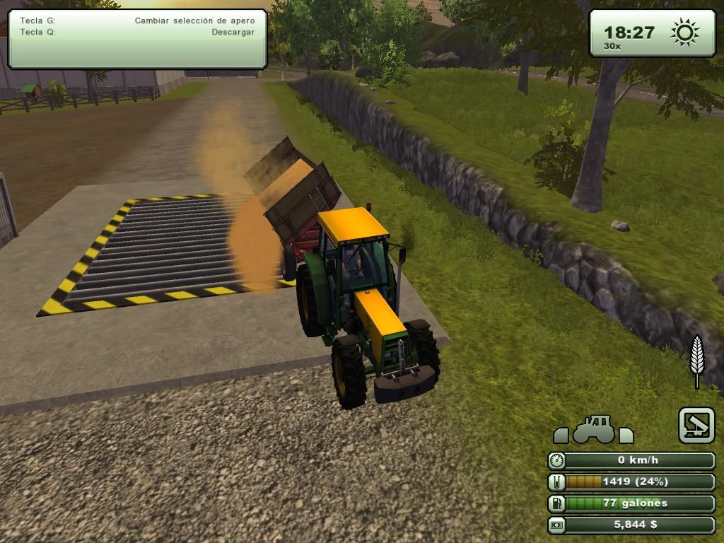 Farming Simulator 2013 (Windows) screenshot: Discharging