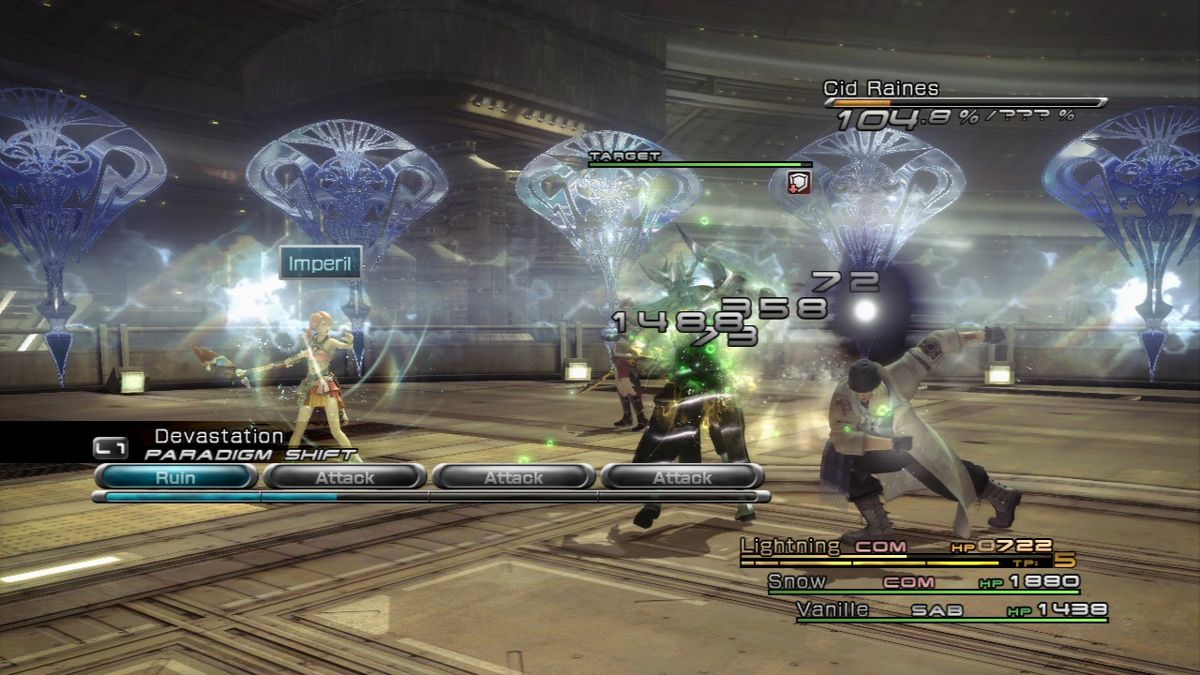 Final Fantasy XIII (PlayStation 3) screenshot: A boss battle in the game as usually hard and prolonged for a Square title.