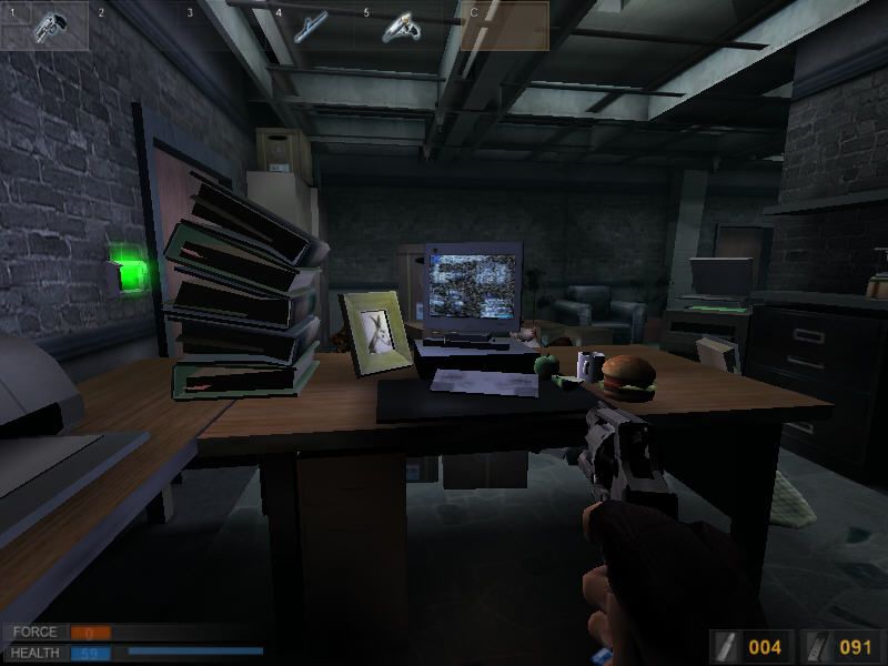 Psychotoxic (Windows) screenshot: Desk and old monitor.