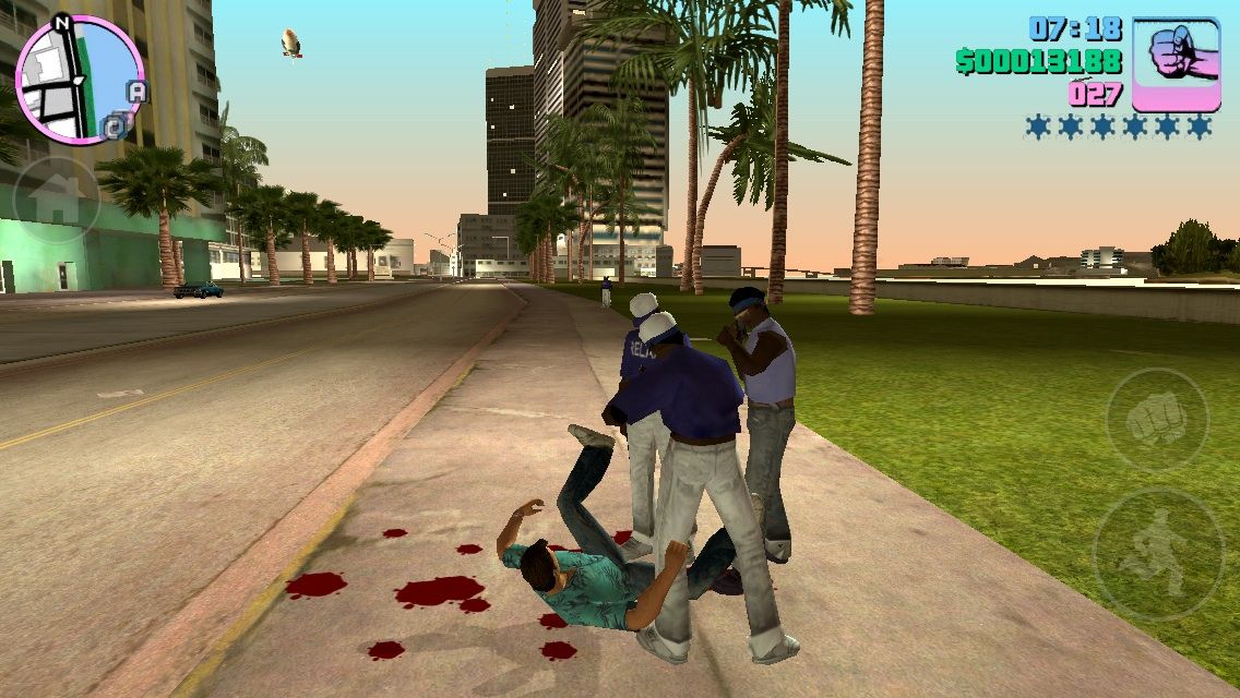 Grand Theft Auto: Vice City (iPhone) screenshot: Fighting Gangs hand-to-hand Combat