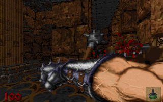 Hexen: Beyond Heretic (DOS) screenshot: Fighter