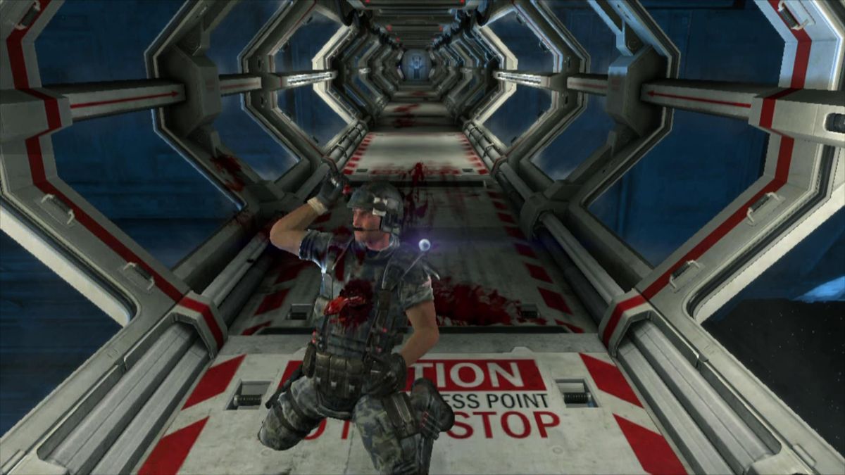 Aliens: Colonial Marines (Xbox 360) screenshot: No one understands this scene in the game... it just does not make sense.