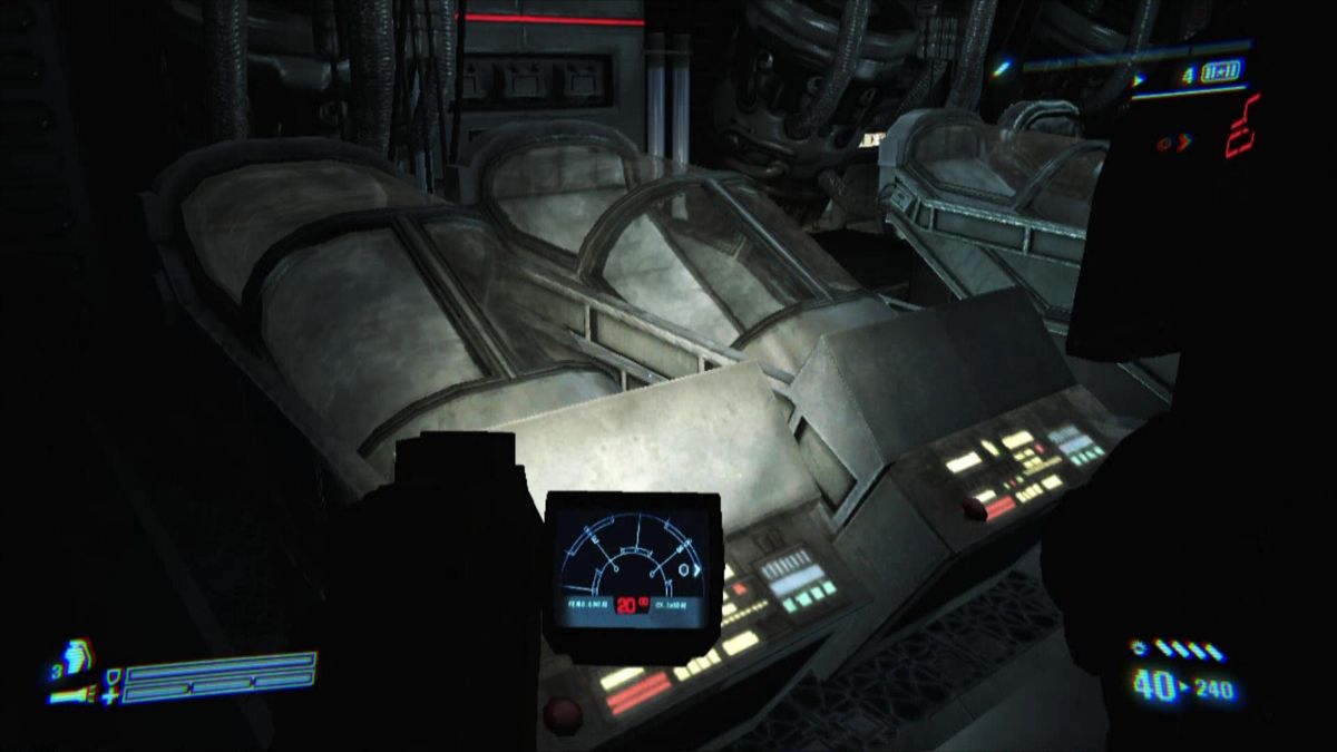 Aliens: Colonial Marines (Xbox 360) screenshot: Some life support pods. Guess they did not really help in the end.