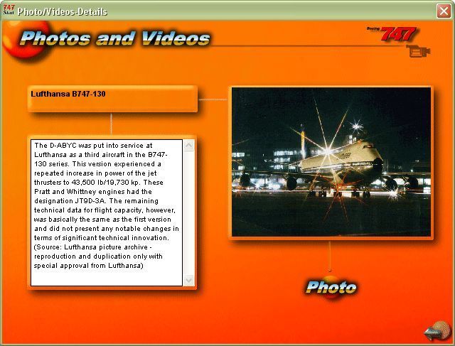 747 (Windows) screenshot: The player can also browse and view photos and short videos.