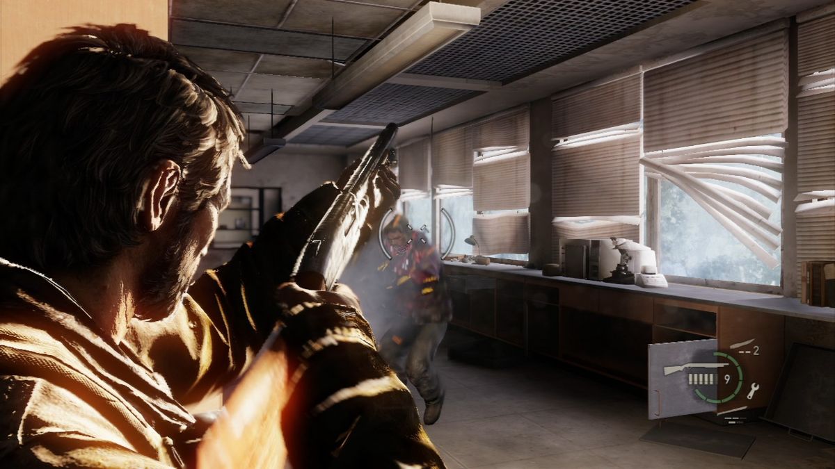 The Last of Us (PlayStation 3) screenshot: Shotgun at close range is a guaranteed winner.