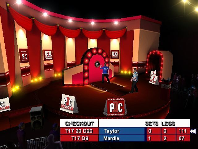 PDC World Championship Darts (Windows) screenshot: The game shows long shots of players retrieving their darts which adds to the realism and atmosphere.