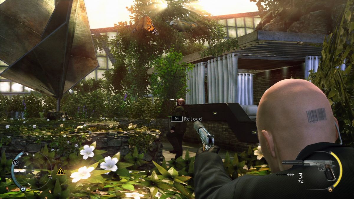 Hitman: Absolution (PlayStation 3) screenshot: Aim for the head if you don't want to risk sounding the alarm.