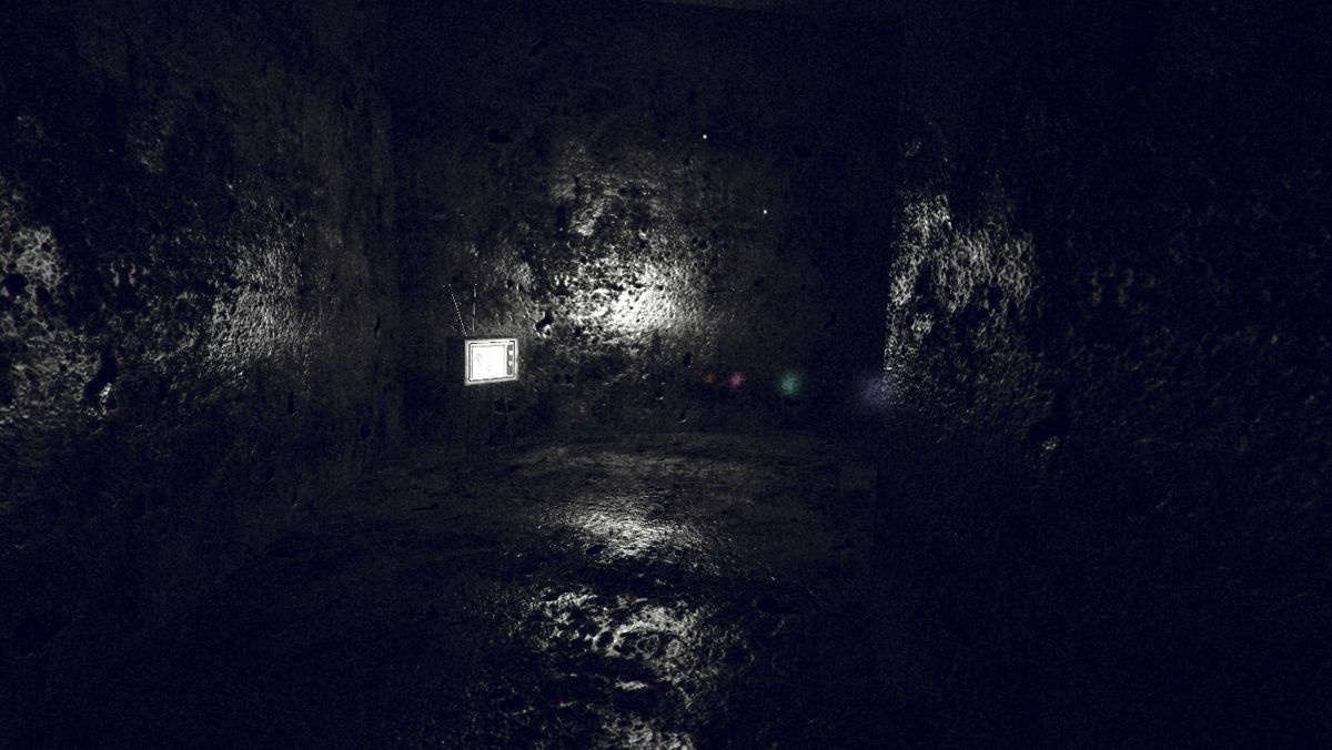 The Light (Windows) screenshot: A scary underground passage