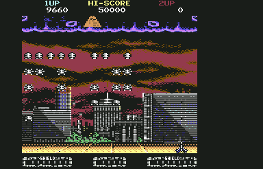 Taito's Super Space Invaders (Commodore 64) screenshot: Shoot the spinning pyramid for a power-up
