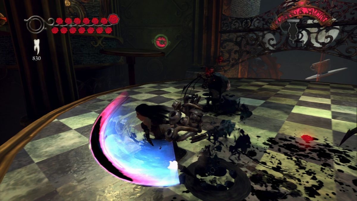 Alice: Madness Returns (PlayStation 3) screenshot: Use your blade to dispose of nearby enemies.
