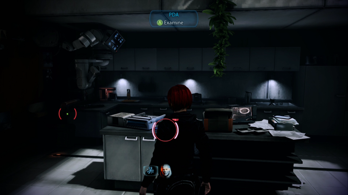 Mass Effect 3: Leviathan (Xbox 360) screenshot: I'm searching Dr. Brysons lab for clues.