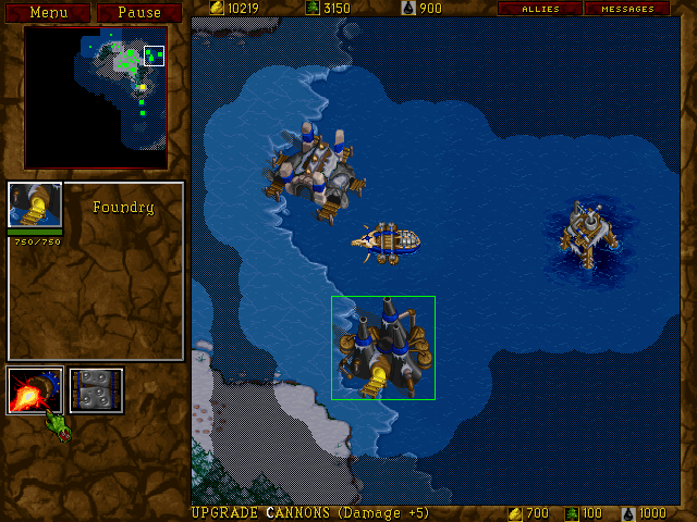 WarCraft II: Tides of Darkness (Demo Version) (DOS) screenshot: As this is an island map, maintaining a strong fleet is important.