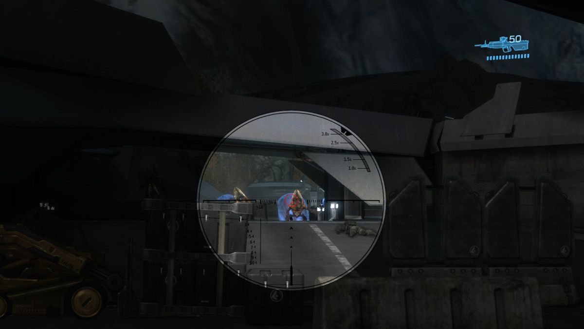 Halo: Reach (Xbox 360) screenshot: Some rifles have better scopes and let you take unaware enemy infantry from the distance.