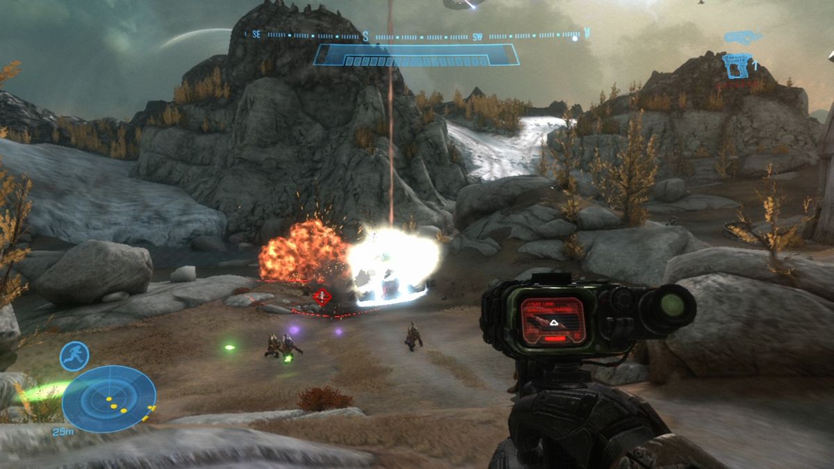 Halo: Reach (Xbox 360) screenshot: Calling in an artillery strike on enemy tanks.
