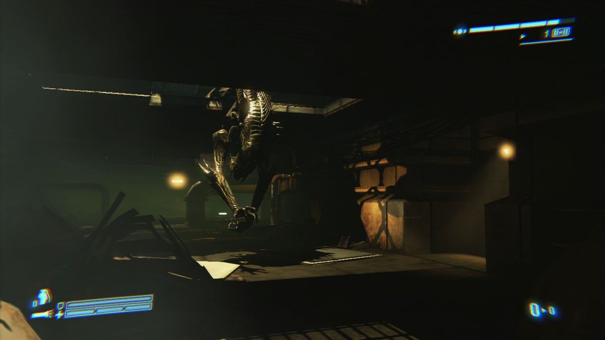 Aliens: Colonial Marines (PlayStation 3) screenshot: Sudden attack from the ceiling, tread lightly.