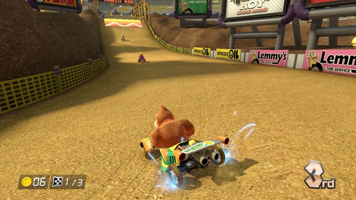 Mario Kart 8 (Wii U) screenshot: Drifting ahead of the competition