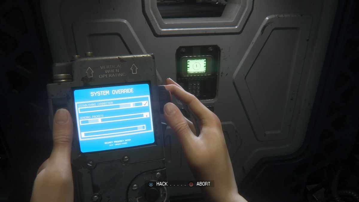 Alien: Isolation (PlayStation 4) screenshot: Hacking the system