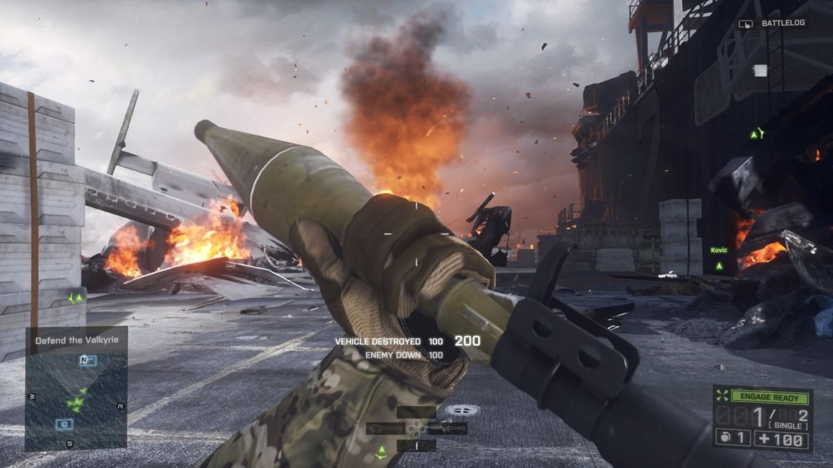 Battlefield 4 (PlayStation 4) screenshot: Taking down enemy helicopters