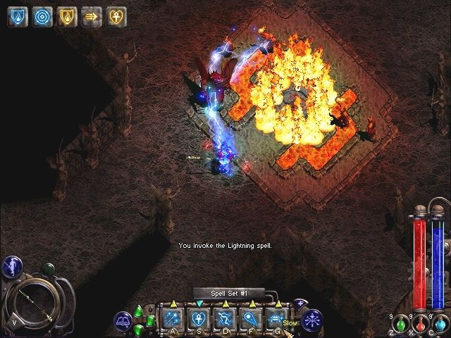 Nox (Windows) screenshot: Zapping the boss demon and his fireball-flinging imps with a little lightning