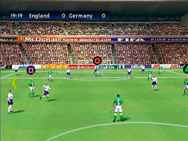 FIFA 2000: Major League Soccer (PlayStation) screenshot: Free Kick
