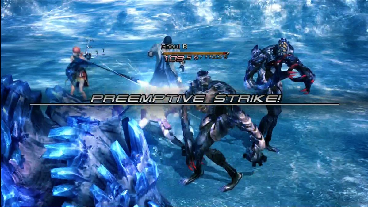 Final Fantasy XIII (Xbox 360) screenshot: Sneak up on enemies to get a preemptive strike.