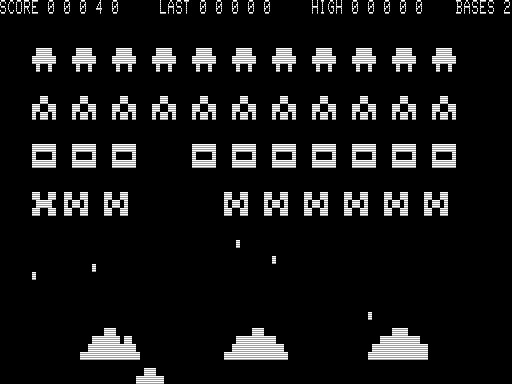 Arcade Invaders (TRS-80) screenshot: Fighting with Alien Invaders