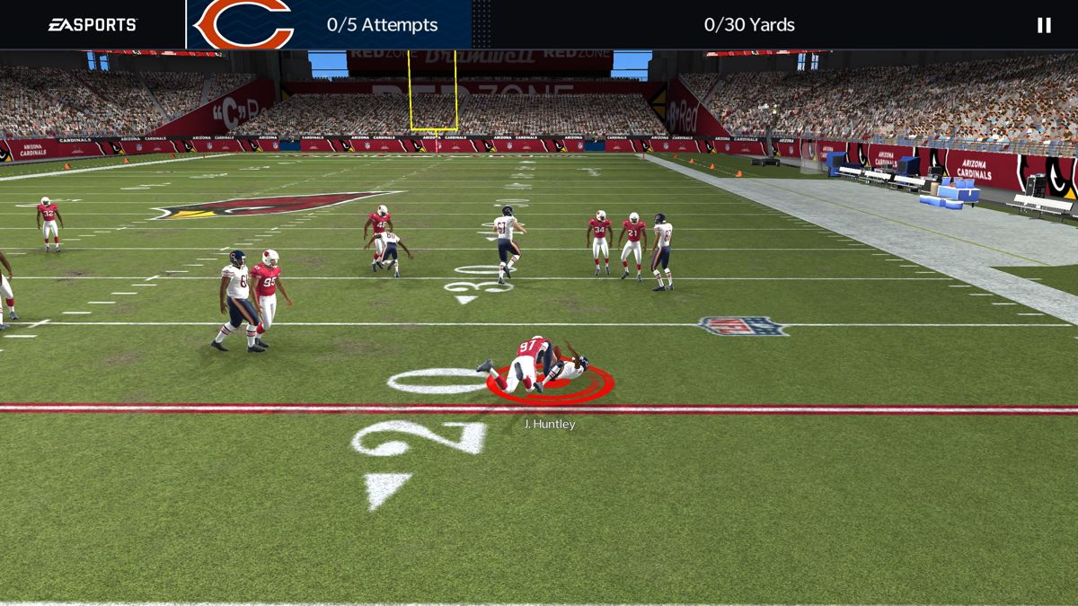 Madden NFL 21 Mobile (Android) screenshot: Getting wrestled to the ground