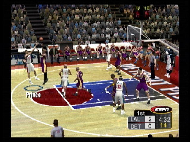 ESPN NBA 2K5 (Xbox) screenshot: Making a shot.