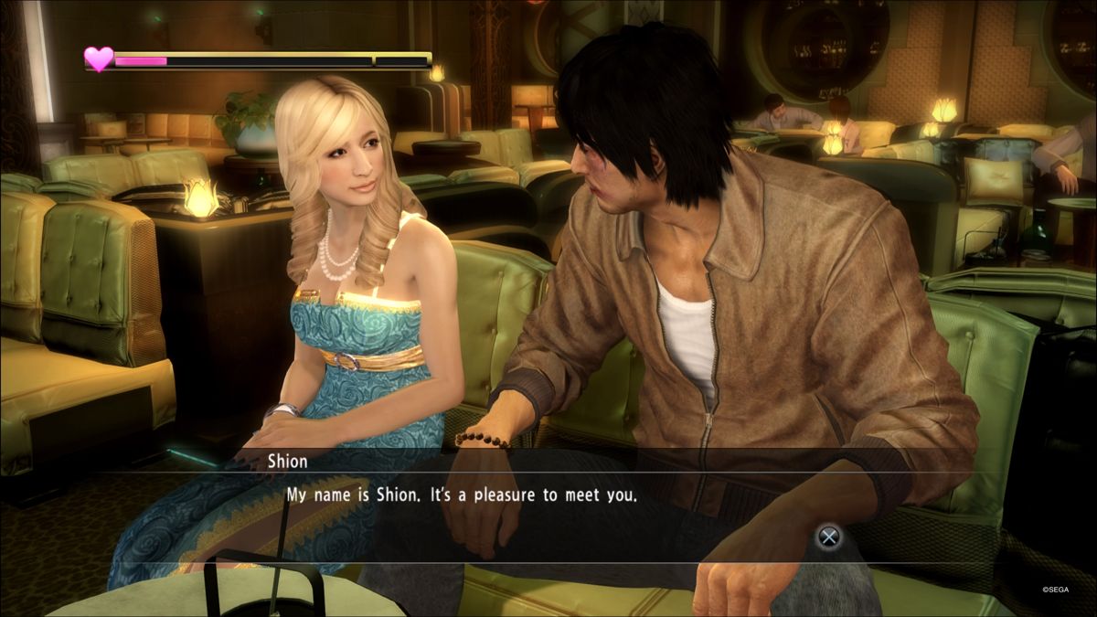 Yakuza 5 (PlayStation 4) screenshot: Flirting with Shion