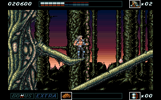 Wolfchild (Amiga) screenshot: Level 2: in the jungle, the mighty jungle