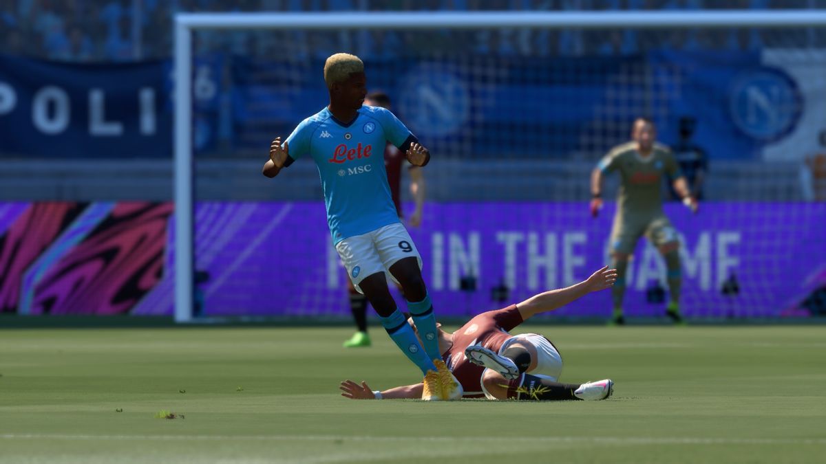 FIFA 21 (Windows) screenshot: Replay of a bad tackle