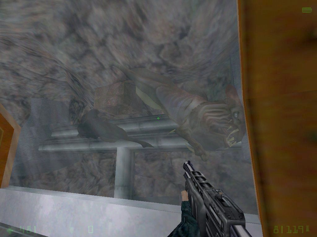 Half-Life: Opposing Force (Windows) screenshot: Some nasty fish aliens - glad there's a window between them and you