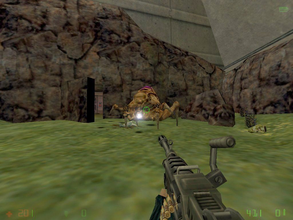 Half-Life: Opposing Force (Windows) screenshot: The new machine gun and a Voltigore alien