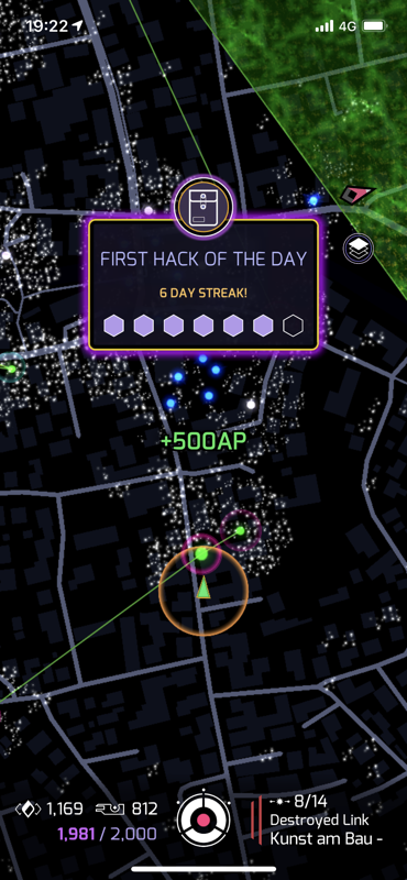 Ingress Prime (iPhone) screenshot: When you reach the seventh day, the first hack will earn a 1000 AP bonus and triple hack yield.