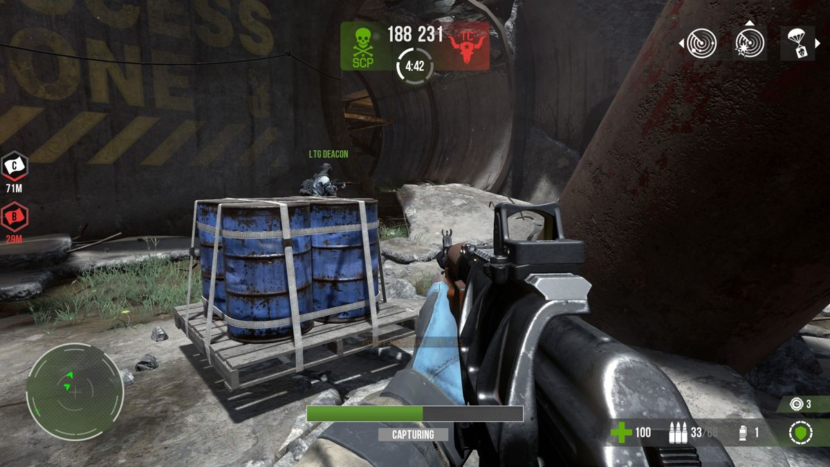 Dead Alliance (Windows) screenshot: Hiding behind some barrels.