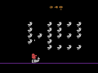 Pigs in Space starring Miss Piggy (Atari 2600) screenshot: Chickenvaders
