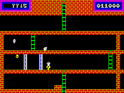 Montezuma's Revenge (ZX Spectrum) screenshot: Stockpiling 2 keys is needed to get past these 2 locked doors.