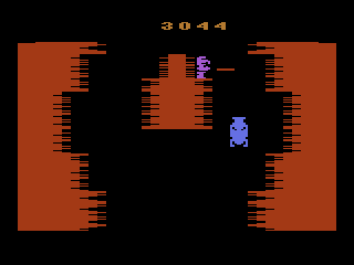 Pigs in Space starring Miss Piggy (Atari 2600) screenshot: Getting narrow