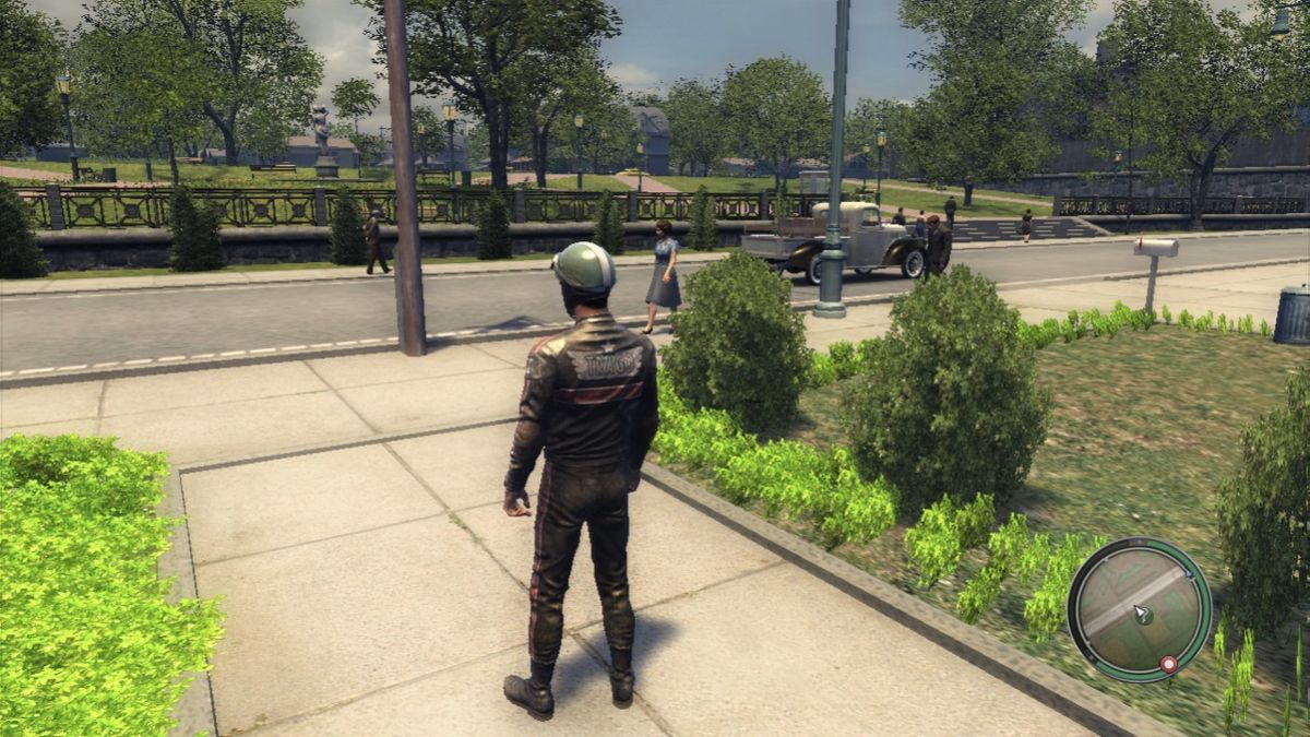 Mafia II: Greaser Pack (PlayStation 3) screenshot: Racing suit, outdoor rear view