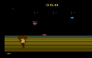James Bond 007 (Atari 2600) screenshot: Shoot the diamonds for bonus points