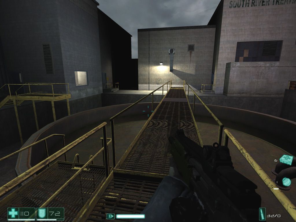 F.E.A.R.: First Encounter Assault Recon (Windows) screenshot: Empty water tank.