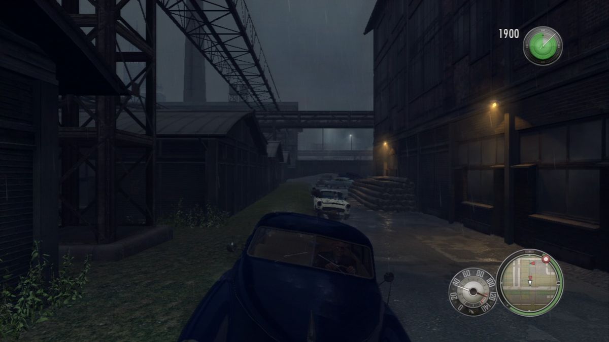 Mafia II: The Betrayal of Jimmy (PlayStation 3) screenshot: They're chasing me... guess they didn't get the message it's not healthy