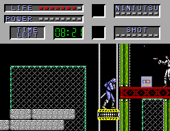 The Cyber Shinobi (SEGA Master System) screenshot: Using an elevator