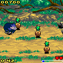 Jungle Run (ExEn) screenshot: You can also play with the gorilla. He likes pineapple too.