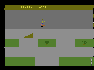 Skate Boardin' (Atari 2600) screenshot: Catching some air