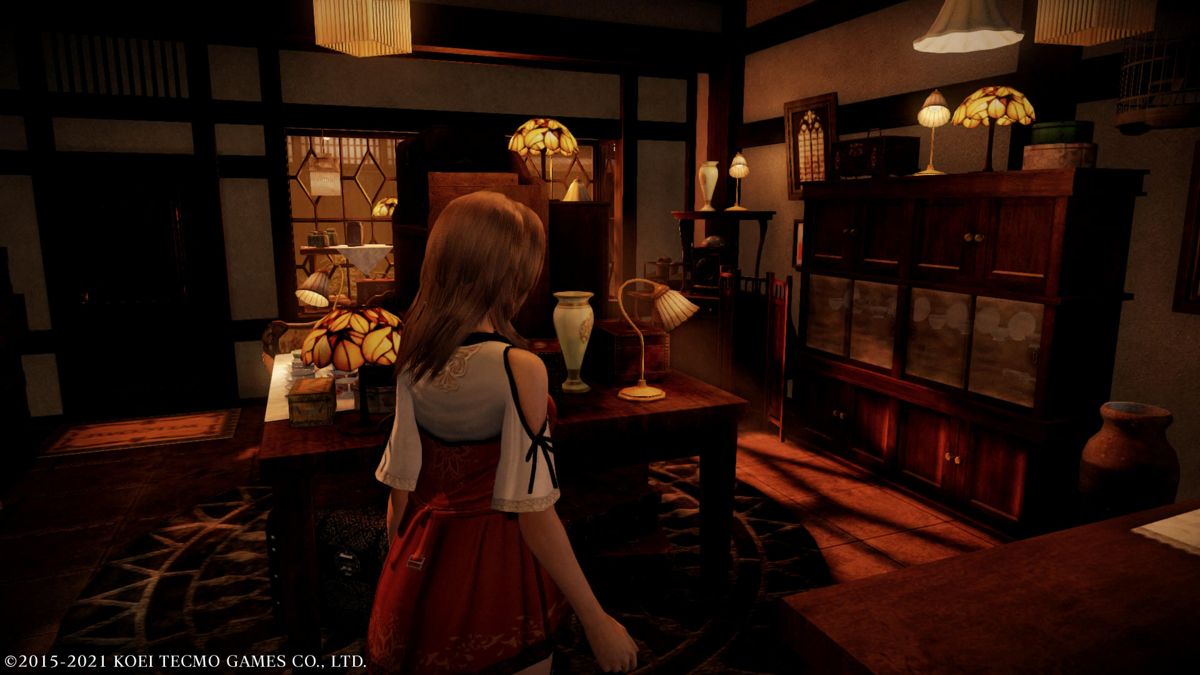 Fatal Frame: Maiden of Black Water (PlayStation 5) screenshot: Exploring the antique store