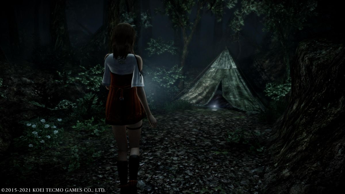 Fatal Frame: Maiden of Black Water (PlayStation 5) screenshot: Items of interest are easy to spot due to their constant glow