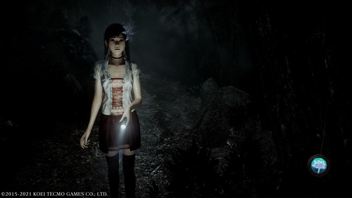 Fatal Frame: Maiden of Black Water (PlayStation 5) screenshot: Miu searching for her mother
