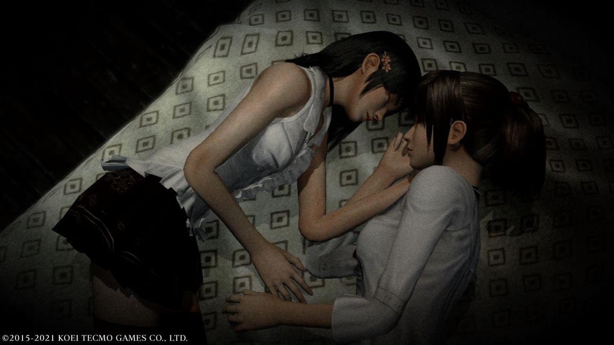 Fatal Frame: Maiden of Black Water (PlayStation 5) screenshot: Miu and her mother, together again